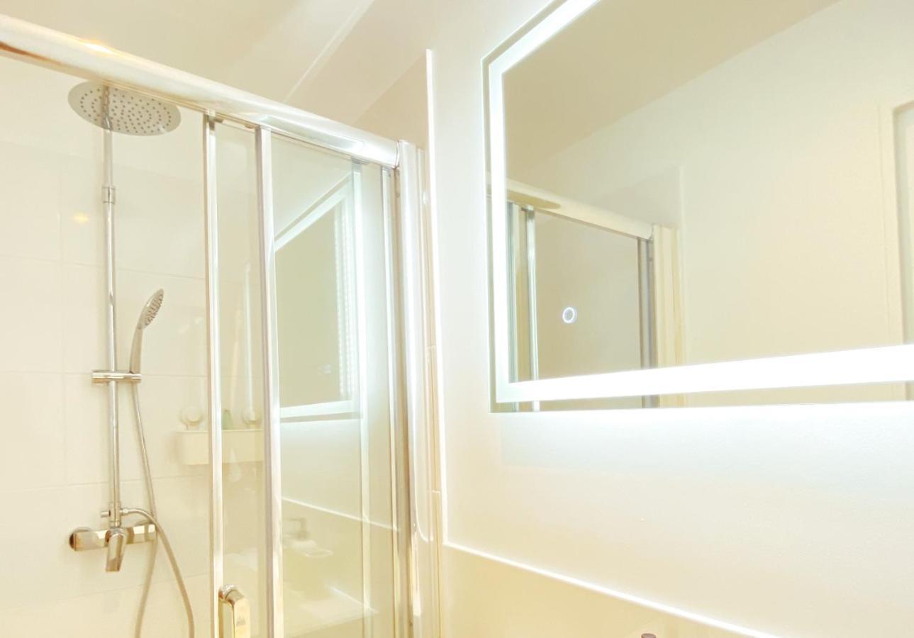 Le Studio Design ⸱ Stationnement Gratuit ⸱ Fibre Deols Bagian luar foto